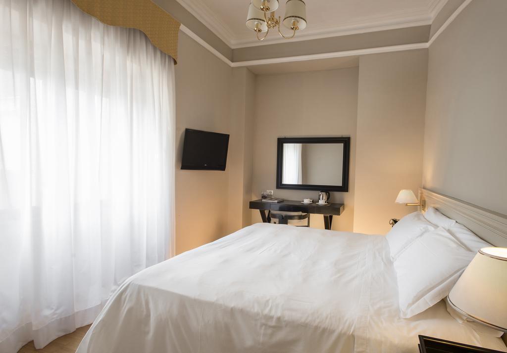 Ambasciatori Place Hotel Фиуджи Екстериор снимка