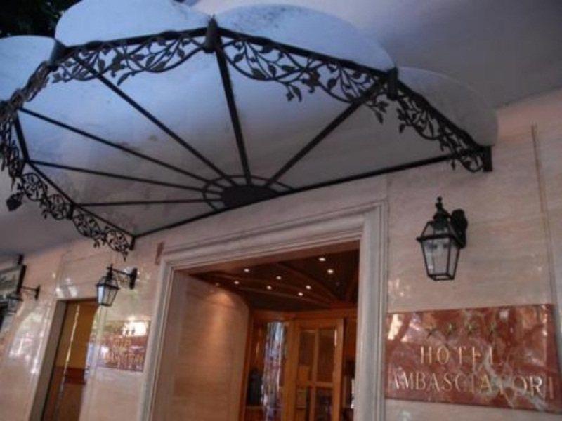 Ambasciatori Place Hotel Фиуджи Екстериор снимка