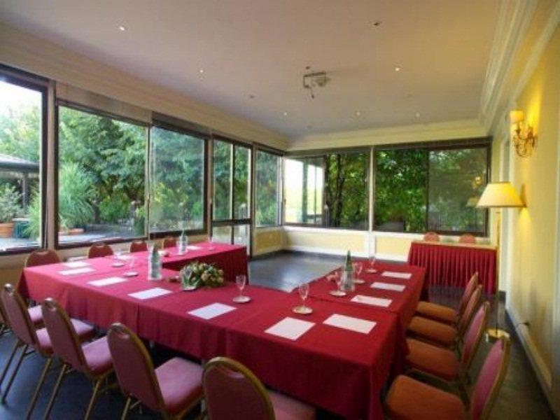 Ambasciatori Place Hotel Фиуджи Екстериор снимка