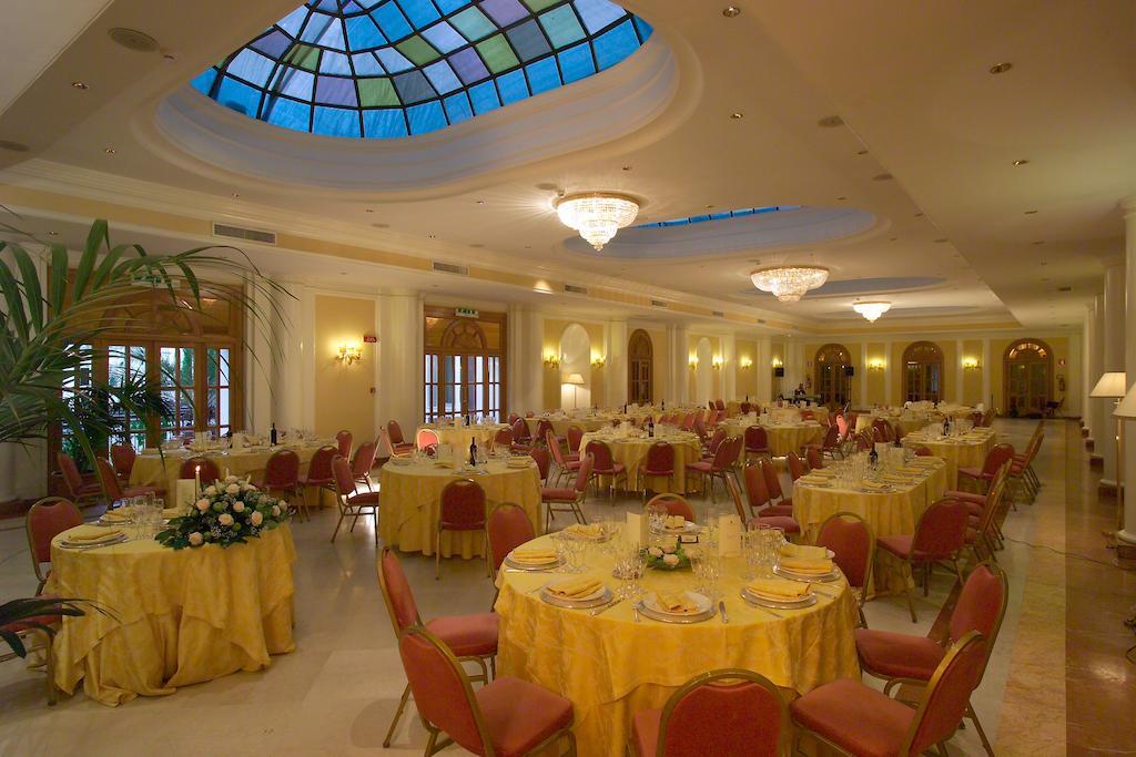 Ambasciatori Place Hotel Фиуджи Екстериор снимка