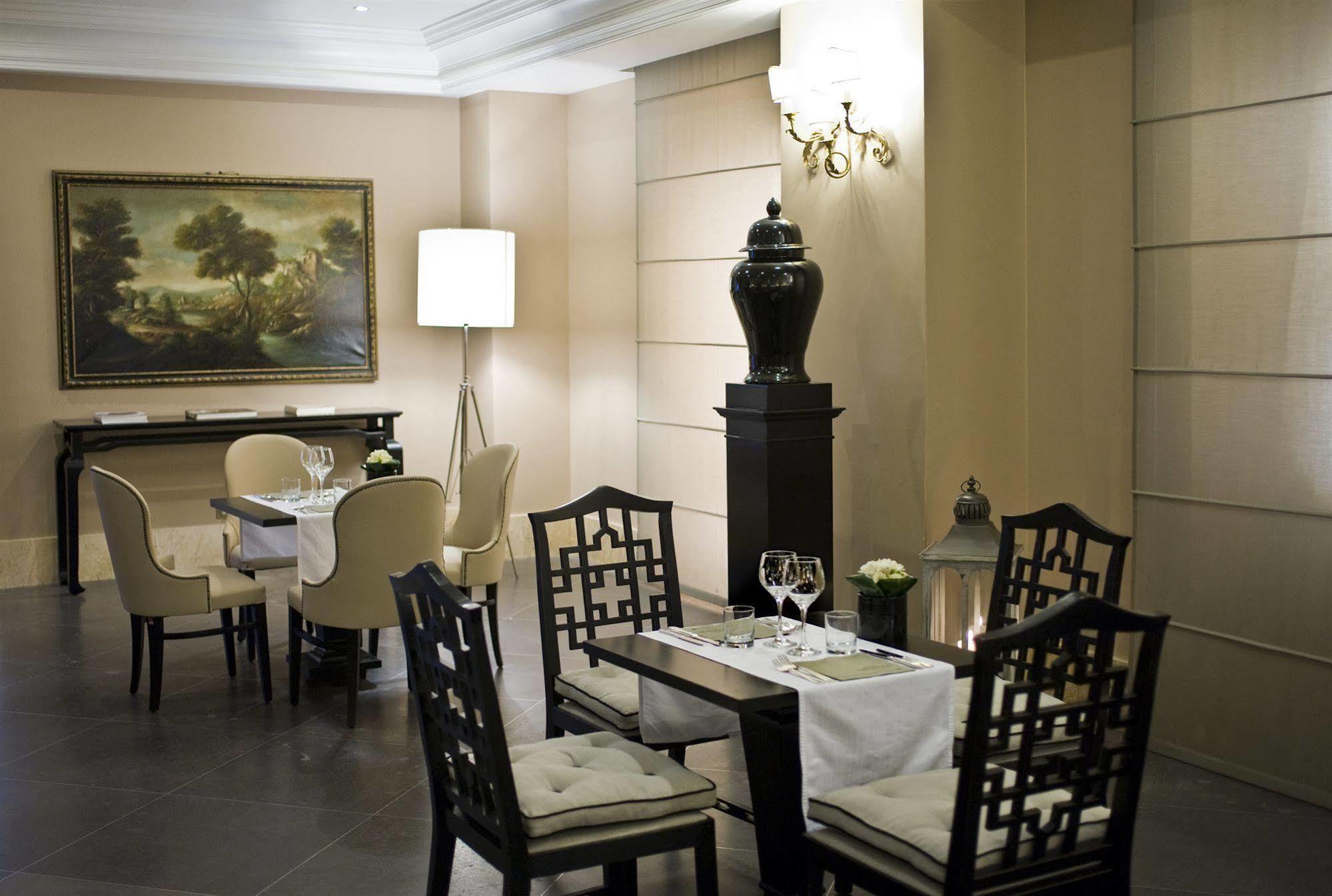 Ambasciatori Place Hotel Фиуджи Екстериор снимка