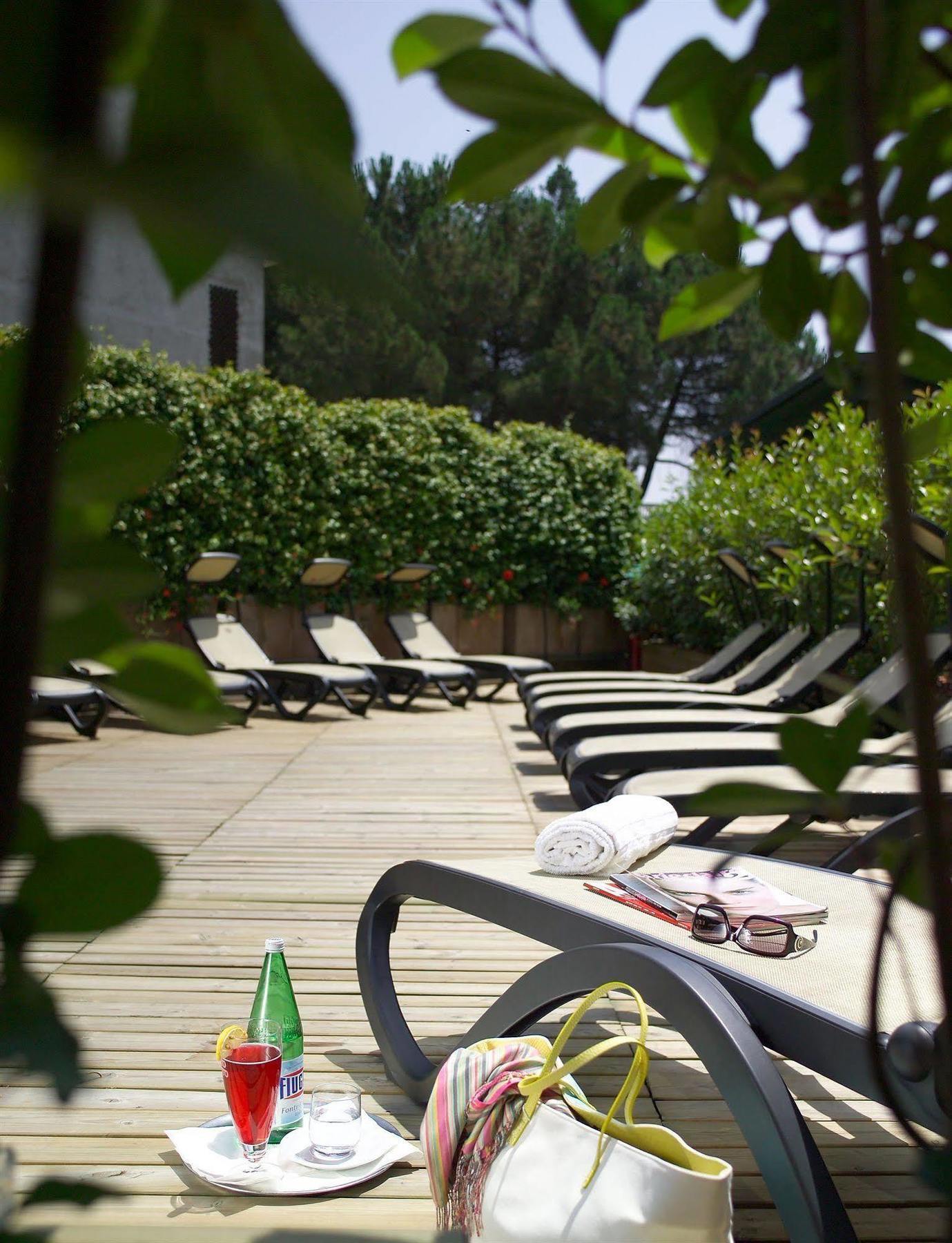 Ambasciatori Place Hotel Фиуджи Екстериор снимка