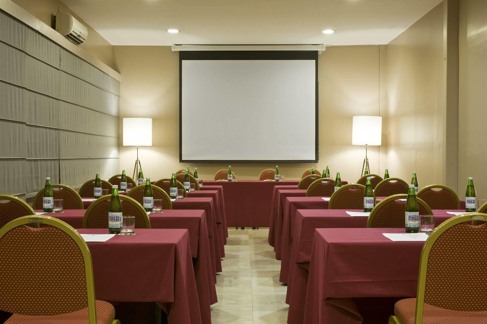 Ambasciatori Place Hotel Фиуджи Екстериор снимка